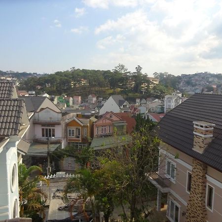 Blue Sky Homestay Dalat Luaran gambar